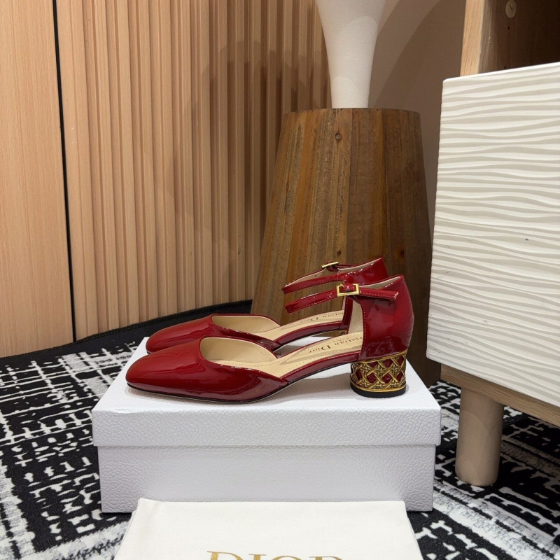 ch**an D*or sandals
